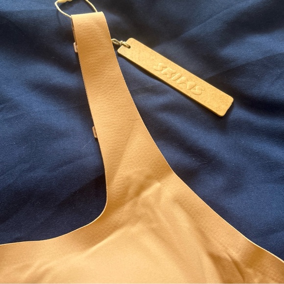 Women's Tan Seamless Bra - Picture 2 of 5